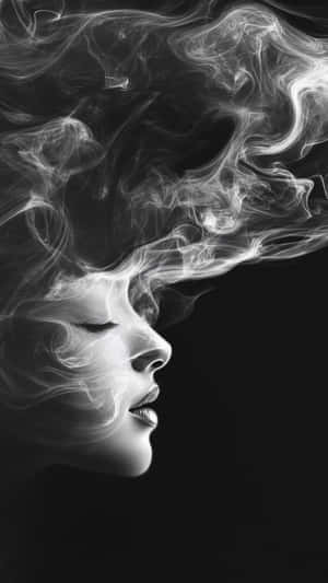 在黑色背景下，一位女性的側面部分被旋轉的煙霧遮擋。 — 黑色動態圖 壁紙