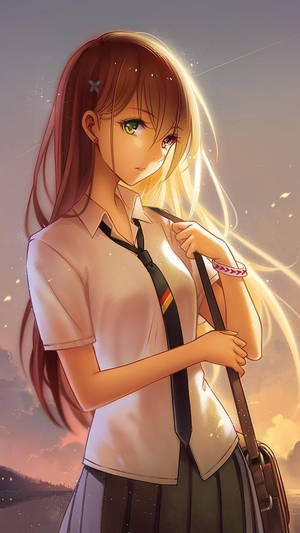 動漫女孩穿著校服，在溫暖的夕陽光輝中，頭髮飄逸。