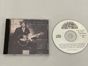 The Young Big Bill Broonzy 1928-1935 的CD盒及光碟，附結他肖像。
