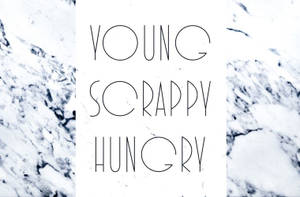 在白色大理石背景上寫著young scrappy hungry的文字。 — 搞笑桌面 壁紙