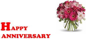 Happy Anniversary 賀卡，玻璃花瓶中有粉紅花朵。