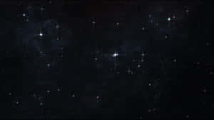 深空視圖，星星和星雲在黑暗中發光 — 暮光 壁紙