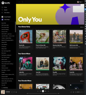Spotify 音樂應用程式顯示帶有專輯封面的個人化混音播放清單。