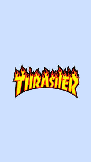 淺藍色背景上帶有火焰設計的Thrasher雜誌標誌