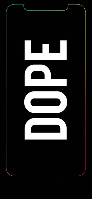 手機屏幕顯示粗體白色字母 'DOPE'，帶有彩虹輪廓。 — Pixel 9 Pro 壁紙