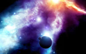 一顆行星和月球在充滿恆星的彩色宇宙星雲中運行。