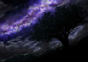 夜晚星空下紫色銀河天空中的樹木剪影。