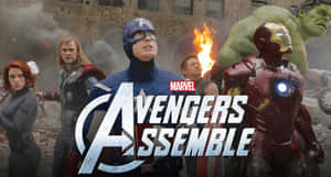 Marvel 復仇者聯盟團隊站在被火焰和煙霧摧毀的城市中。 — 復仇者聯盟標誌 壁紙