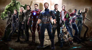 Marvel 超級英雄團隊在岩石地形中擺出戰鬥姿勢。