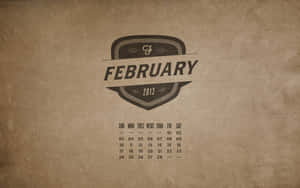 2013年2月月曆，帶有復古徽章，米色紋理背景。 — 二月 壁紙