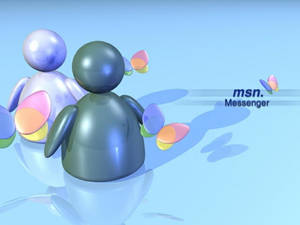 兩個帶有彩色翅膀的風格化3D人物漂浮在帶有MSN Messenger標誌的藍色漸變中。