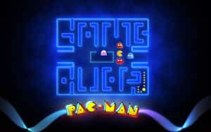 經典 Pac-Man 遊戲迷宮，角色和標題以發光霓虹風格呈現。