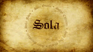 復古羊皮紙上帶有「Sola」一詞和哥德字體的拉丁短語。 — 靈性動態圖 壁紙