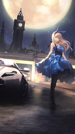藍裙動漫女孩站在跑車旁，背景有巨大月亮和鐘樓。 — 月亮 壁紙
