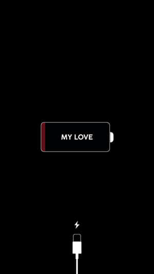 一個標有「my love」的電池圖標，正在用閃電插頭充電。