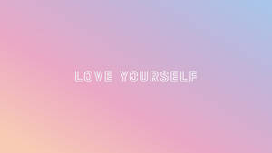 帶有love yourself文字的漸變背景