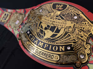刻有Eddie Guerrero名字的WWE冠軍腰帶。