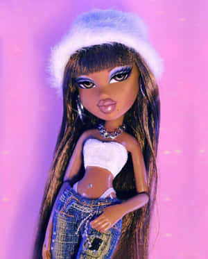 Bratz 公仔穿著牛仔褲和絨毛帽，背景為發光的粉紅色。