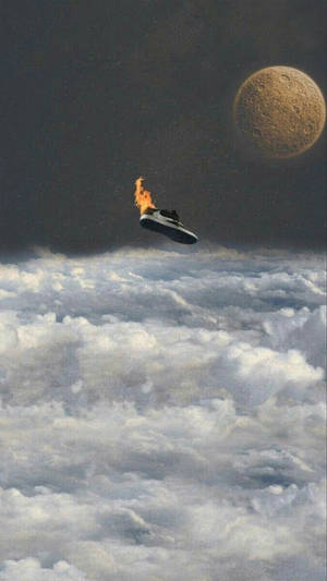 一雙燃燒的運動鞋飛過雲層，天空中有月亮。
