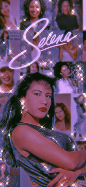Selena Quintanilla 的迷人肖像，帶有紫色閃粉和照片拼貼背景。