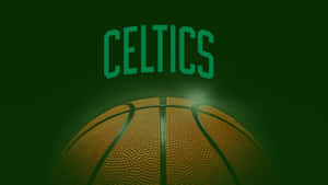 一個帶有 'CELTICS' 文字的籃球在深綠色背景上發光。 — 波士頓塞爾特人 GIF 壁紙