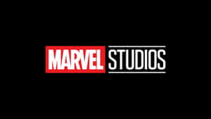 Marvel Studios 標誌，帶有紅色區塊和白色文字，背景為黑色。