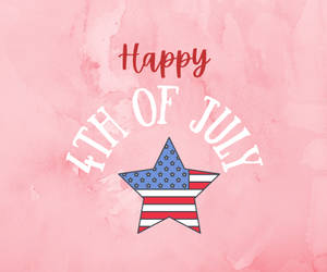 粉紅色水彩背景上帶有美國國旗圖案的Happy 4th of July星星。