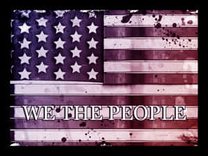 帶有「WE THE PEOPLE」文字和深色污漬的美國國旗。 — 美國國旗 壁紙