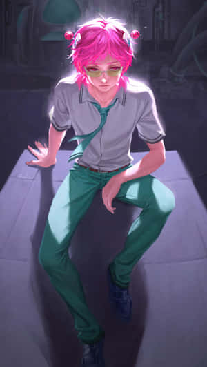 粉紅色頭髮的動漫角色穿著綠色服裝，坐在未來科幻環境中。