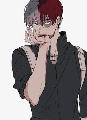 動漫男孩，半紅半灰頭髮，將沾滿鮮血的手舉到臉前。