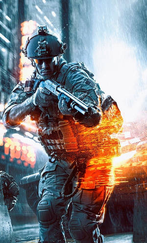 身穿戰鬥裝備的士兵在雨中城市小巷中開火，伴隨爆炸。