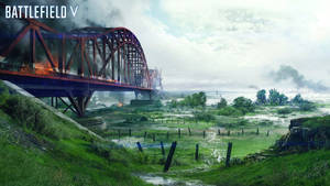 一座被戰爭摧毀的橋樑在泥濘的河谷上燃燒，遠處有煙霧。