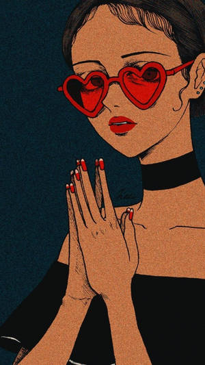 戴紅色心形太陽眼鏡的女性在深藍色背景前雙手合十