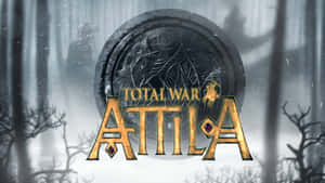 喺落雪森林中嘅 Total War Attila 遊戲標誌，帶有黑色圓形徽章。 — 全軍破敵：阿提拉 壁紙