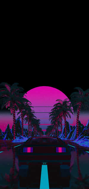 夜晚，復古未來風格汽車行駛在霓虹燈照亮、兩旁有棕櫚樹的道路上，頭頂是粉紅色太陽。