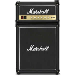 經典黑色Marshall結他擴音器，金色控制及白色標誌