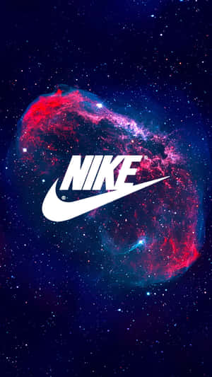 Nike標誌位於深空彩色星雲的中心。