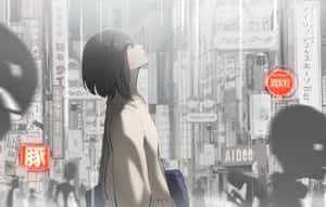 動漫女孩站在雨中的東京街道上，有霓虹燈招牌和模糊的人群。