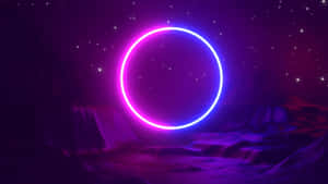 太空中一個發光的霓虹環，下方有星星和外星景觀。