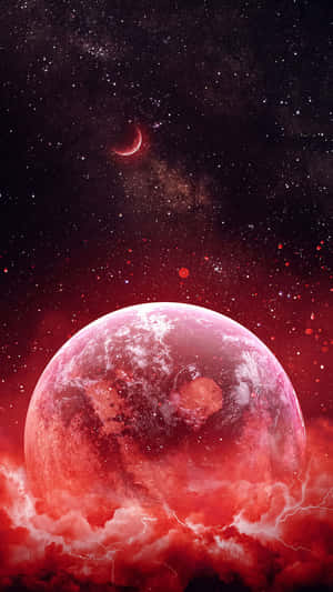 星空和彎月下帶有閃電雲的紅色行星。