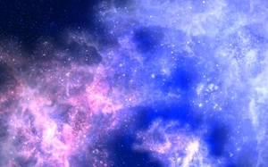 在深空中充滿閃爍星星的鮮豔粉藍色宇宙星雲。
