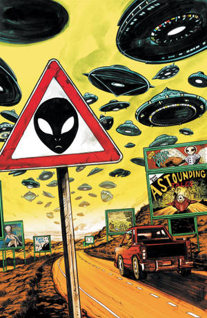 沙漠公路上的外星人警告標誌，UFO在頭頂飛過。
