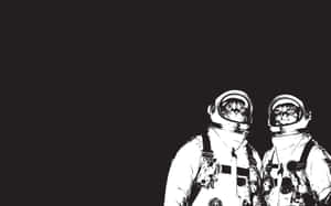 兩隻穿著太空衣的貓咪在黑色背景前。 — 貓咪迷因 壁紙