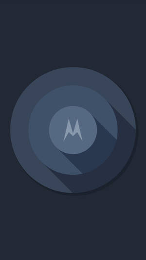 Motorola標誌在同心圓中，在深藍色背景上投射長陰影 — Motorola 壁紙