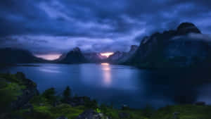 山巒夕照