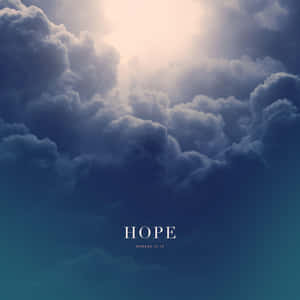 烏雲散開，露出陽光，帶有希望一詞和羅馬書15:13。