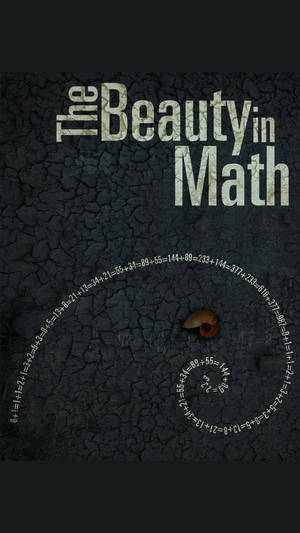 文字 The Beauty in Math 與方程式在裂開的地面上圍繞貝殼螺旋排列。