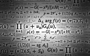 牆上覆蓋著數學方程式和符號，以白色文字顯示。