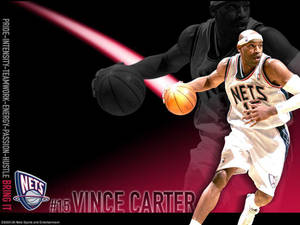 Vince Carter 身穿網隊球衣運球，帶有紅色光線軌跡。