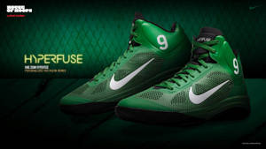 帶有白色勾勾和數字9的綠色Nike Hyperfuse籃球鞋。